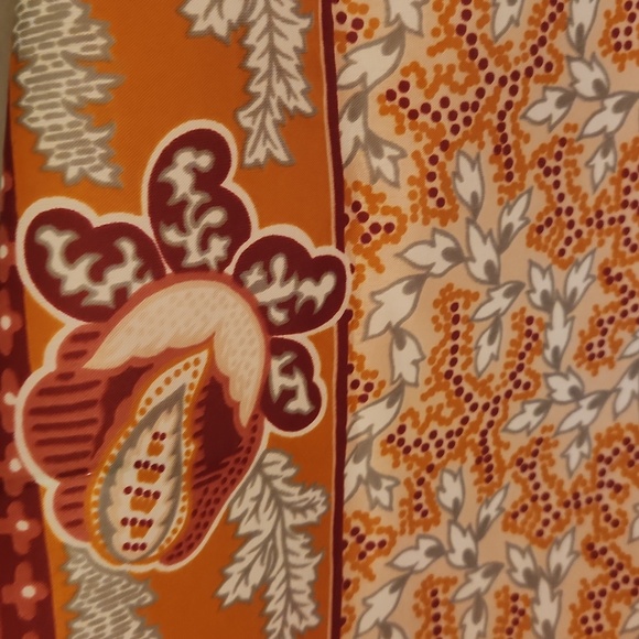 Avon Vintage Woman's Rust & Orange Scarf, Created in Italy 35" square - Picture 2 of 4